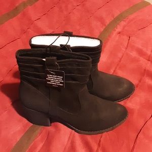 Arizona booties size 7